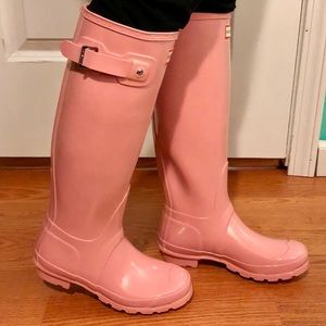 NWB Gorgeous Hunter Pink boots size 5 ! ⭐️⭐️⭐️